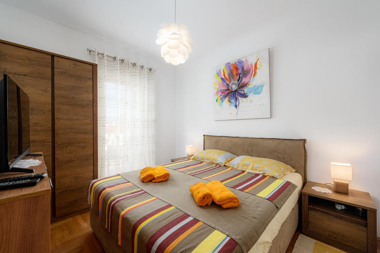 Apartment Ares 13 In Umag Center Екстер'єр фото